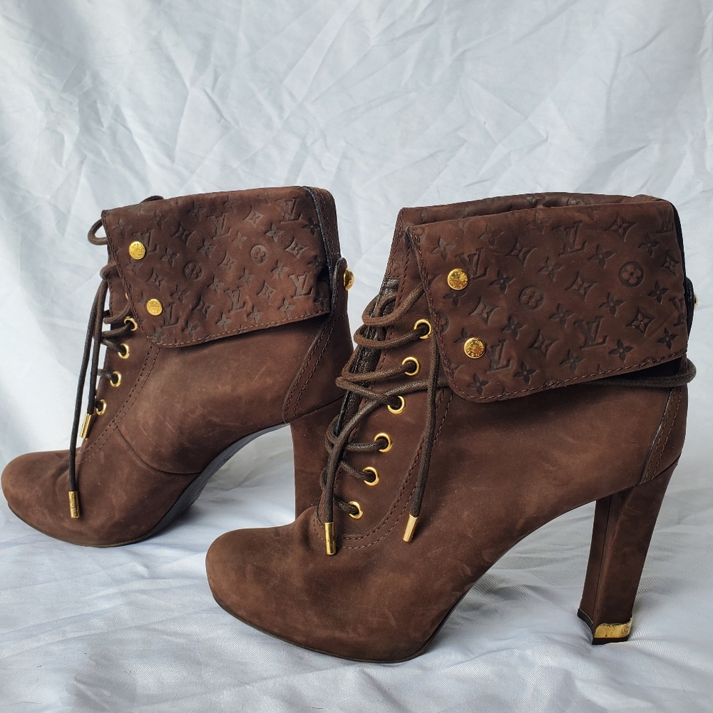 Louis Vuitton heels size 8.5 women's